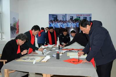 翰墨飄香迎新春，警民同心繪和諧——諸城市公安局與文聯成功舉辦書畫聯誼交流活動